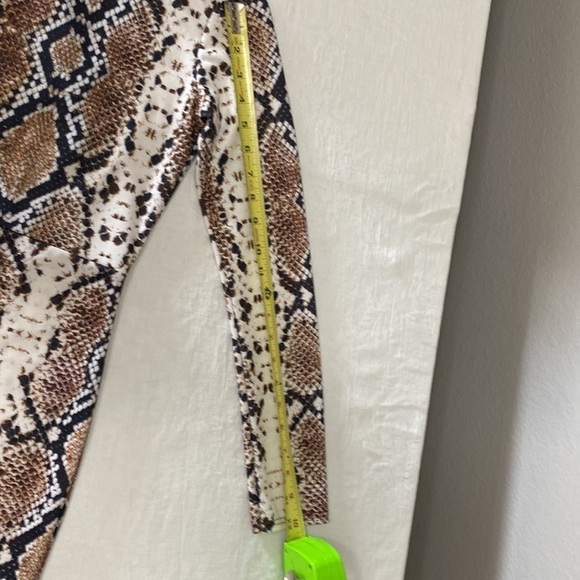 Pretty Little Thing Snake skin print dress (6) - Picture 5 of 7